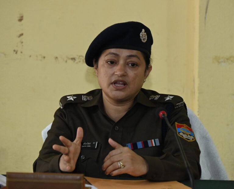 एस0पी0 उत्तरकाशी द्वारा ली गयी मासिक अपराध गोष्ठी। चारधाम यात्रा-2025 पर फोकस करते हुये एक्स्ट्रा एफर्ट के साथ ड्यूटी करने के दिये निर्देश