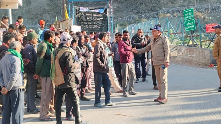 उत्तरकाशी पुलिस ने चलाया सत्यापन अभियान किरायेदारों के सत्यापन न करवाने वाले 5 मकान मालिकों के खिलाफ पुलिस एक्ट में की कार्रवाई