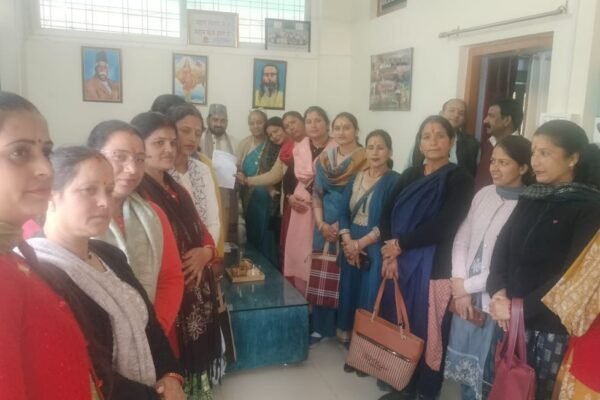 गंगोत्री विधानसभा विधायक ने हर्षिल में अंग्रेजी शराब की दुकान की तत्काल निविदा निरस्त करने के डीएम को दिए निर्देश