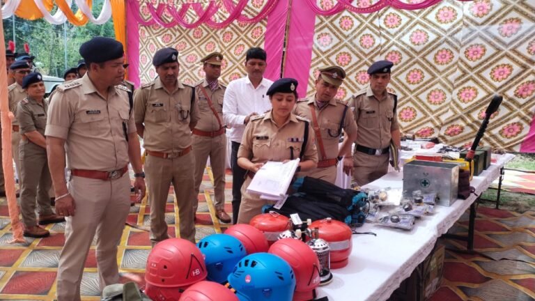 एस0पी0  द्वारा यमुनाघाटी पहुंचकर किया गया थाना पुरोला/बडकोट एवं फायर स्टेशन बडकोट का वार्षिक निरीक्षण