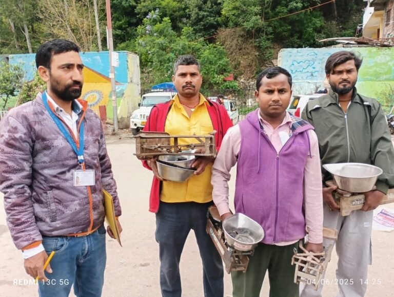 नींद से जागा बाटतोल विभाग कई दुकानों का किया चालान