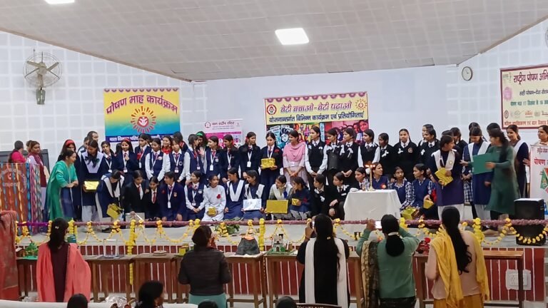 स्वस्थ किशोरी प्रतियोगिता अनुराधा साइंस मॉडल प्रतियोगिता प्रीति कोहली अवशिष्ट पदार्थ प्रदर्शनी में सुप्रिया पवार प्रथम स्थान प्राप्त किया