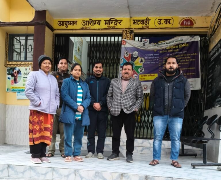 चारधाम शीतकालीन यात्रा के दृष्टिगत प्राथमिक स्वास्थ्य केंद्र भटवाड़ी का निरीक्षण