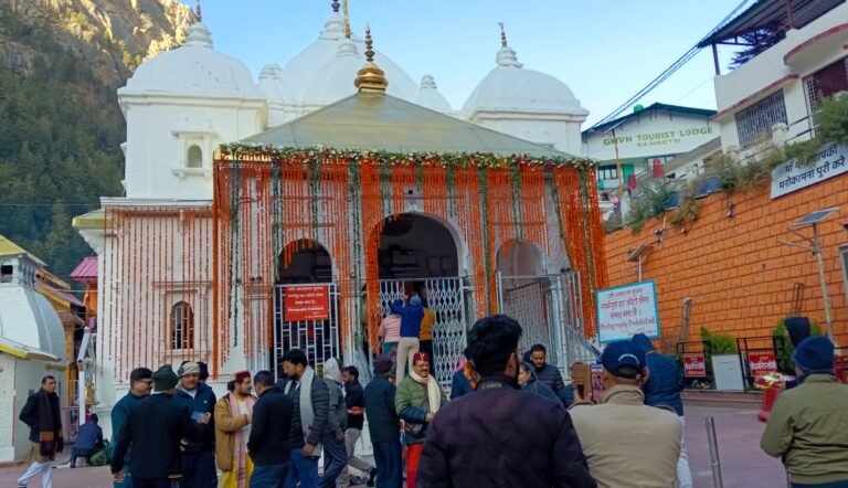 आगामी चारधाम यात्रा  सुव्यवस्थित एवं सुरक्षित संचालन होंगी गढ़वाल आयुक्त विनय शंकर पांडेय