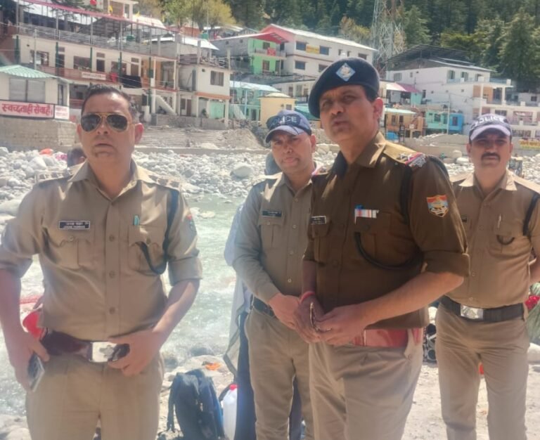 गंगोत्री यात्रा मार्ग पर सुरक्षा कड़ी, सीओ ने लिया जमीनी फीडबैक