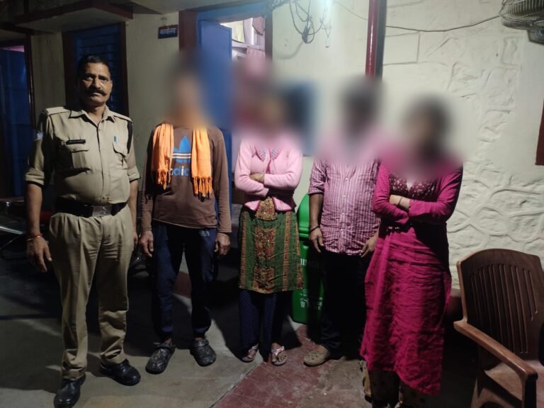 घर छोड़कर दूर जाने की थी तैयारी, डुण्डा पुलिस ने कुछ ही घंटों में ढूंढ निकालीं दो नाबालिग बालिकाएं