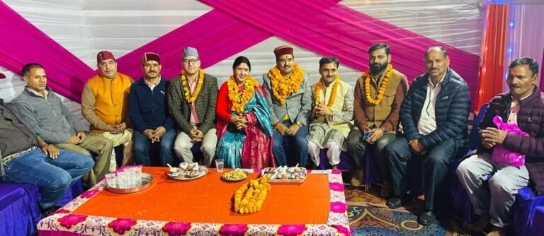 गंगोत्री विधान सभा में महिला नेतृत्व की बढ़ती दस्तक, विनीता रावत के जनसंपर्क अभियान ने बढ़ाई राजनीतिक हलचल